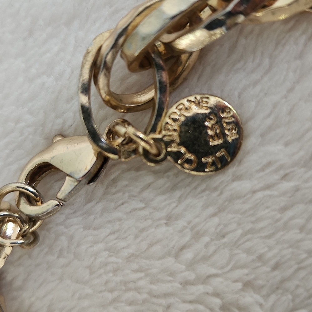 Liz Claiborne 10.75 in Necklace w 2.75 in Extension + Gold Twist+ Pearl Earrings - Picture 2 of 11